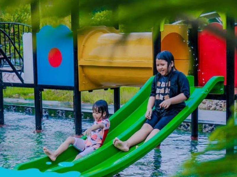 BERENANG & BERMAIN AIR SERU