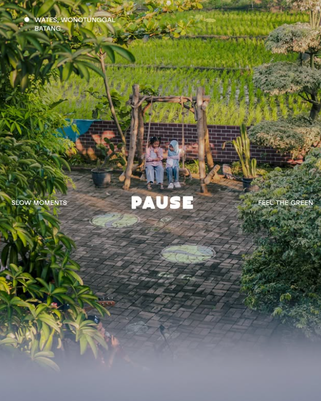 Bermain dan berfoto dengan Ayunan Cantik bersama Bestie