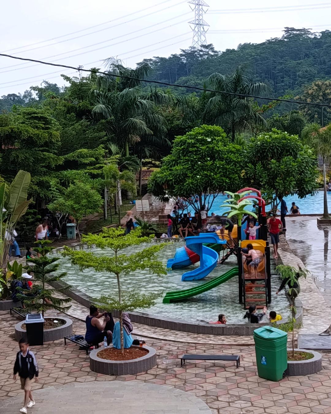 Playground Mangga favorite anak-anak