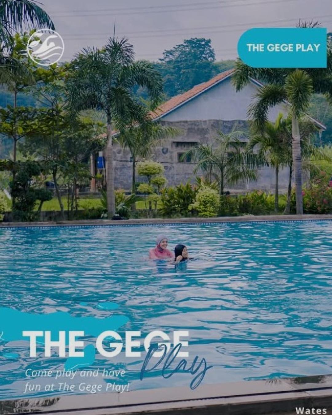 Belajar Renang Bersama Orang Tua