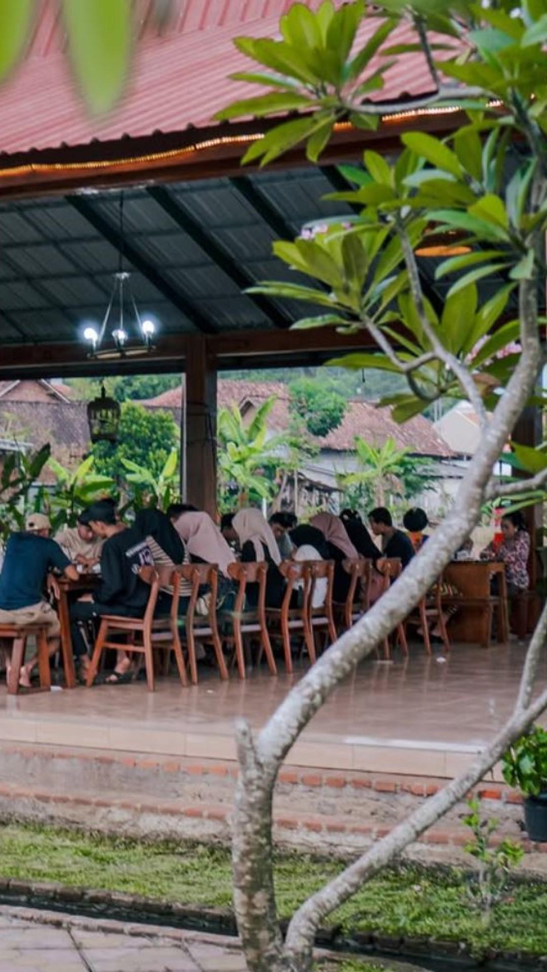 Company Gathering dengan Bukber Bangun Soliditas Karyawabn